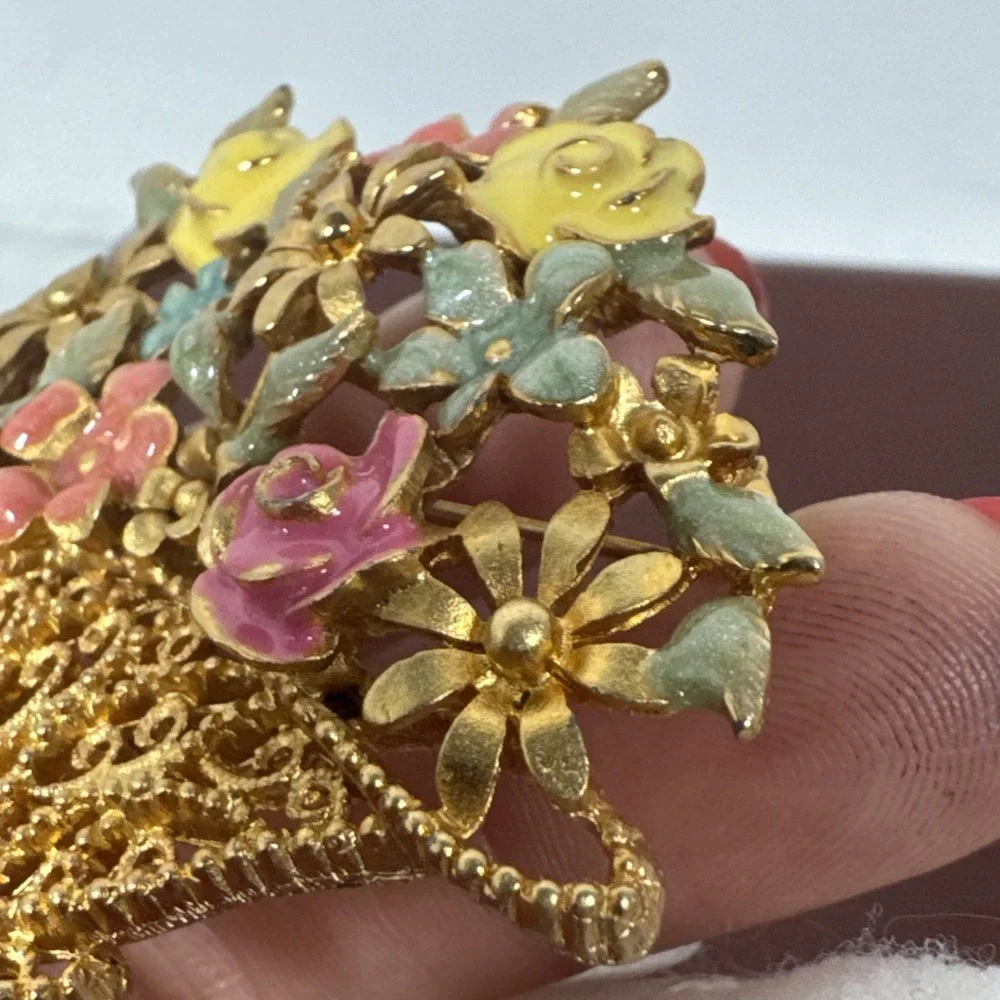 VINTAGE M Jent Brooch Pin flower basket enameled pastel flowers gold tone basket